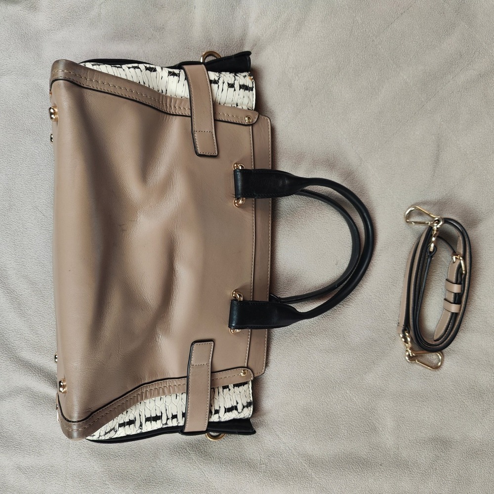 Coach Swagger 27 Satchel Handbag Beige Black Leather Snake Embossed Shoulder Bag - Picture 8 of 13